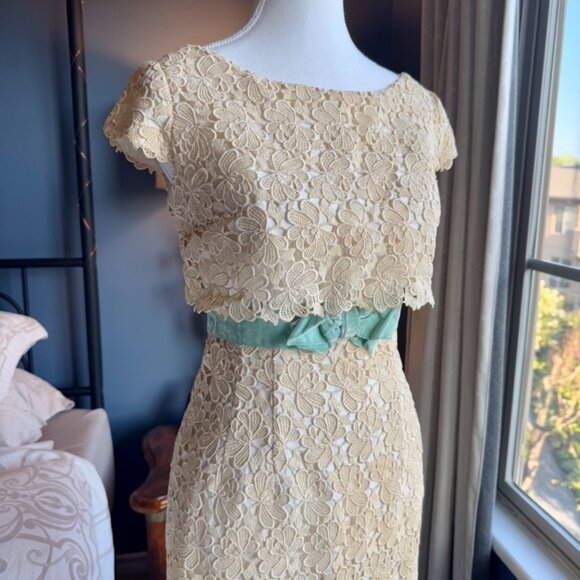 Vintage 1950s Daymor Originals Cream Lace Wiggle Dress w Robins Egg Velvet Bow - Picture 5 of 16